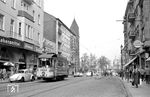 Tw 35 (Baujahr 1904) auf der Linie 2 nach Oberwerth in der Löhrstraße. Die Straßenbahn Koblenz bestand von 1887 bis 1967. Charakteristisch für die Koblenzer Straßenbahn war, dass sie über große eingleisige Abschnitte verfügte und bis zu ihrer Stilllegung ausschließlich Rollenstromabnehmer benutzte. (29.04.1967) <i>Foto: Helmut Röth</i>