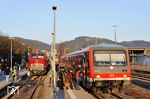 Im Bahnhof Bad Laasphe begegnen sich 628 223 als RB 23172 nach Erndtebrück und 218 387 mit RB 23175 nach Marburg/Lahn. (08.03.2011) <i>Foto: Zeno Pillmann</i>
