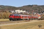 218 387 schiebt die RB 23162 nach Bad Laasphe am Einfahrsignal von Buchenau/Lahn (Dautphetal) vorbei. (08.03.2011) <i>Foto: Zeno Pillmann</i>