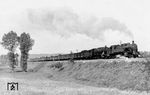 93 1209 (Bw Pforzheim) leistet der Ulmer 59 008 Vorspann vor einem Güterzug bei Königsbach (Baden) auf der Strecke Karlsruhe - Pforzheim. (23.07.1937) <i>Foto: DLA Darmstadt (Bellingrodt)</i>