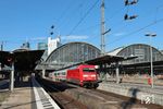 101 038 mit IC 2183 nach Karlsruhe in einem sehr zugleeren Frankfurter Hauptbahnhof. (03.08.2022) <i>Foto: Marvin Christ</i>