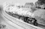 18 126 (Bw Stuttgart) dampft durch ihre winterliche Heimatstadt. (01.1938) <i>Foto: RVM (Ulmer)</i>
