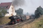 Vorbei an der bekannten Fotostelle in Höhe des Bw verlässt 050 833 (50 833) vor Sg 5508 den Bahnhof Crailsheim. (08.09.1973) <i>Foto: Wolfgang Bügel</i>