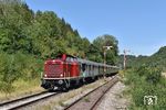 211 041 fährt nach Weizen ein. Hier wird die Lok umsetzen und mit ihrem Zug nach Blumberg zurückfahren.  (13.08.2022) <i>Foto: Ralf Opalka</i>