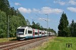 Eine Vierer-Einheit der Bayerischen Oberland-Bahn (BOB, vorne VT 113) bei Sauerlach zwischen Holzkirchen und München. (06.08.2009) <i>Foto: Stefan von Lossow</i>