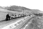 95 022 (Bw Arnstadt) mit einem Güterzug aus Grimmenthal kurz vor Gräfenroda. Die eingleisige Strecke führt von Gräfenroda nach Gotha. (01.06.1939) <i>Foto: RVM-Filmstelle Berlin (Bellingrodt)</i>