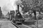 SWEG Lok 14 mit einem Sonderzug auf der am 14. Mai 1901 eröffneten Nebenbahn Wiesloch – Meckesheim in Dielheim. (01.10.1967) <i>Foto: Helmut Röth</i>