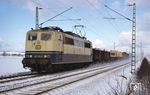 151 113 mit einem Durchgangsgüterzug (Dg) nach Maschen bei Niedernjesa. (17.01.1986) <i>Foto: Prof. Dr. Willi Hager</i>