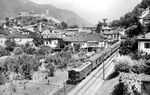 SBB Re 4/4 Nr. 10010 in Bellinzona, dem Hauptort des italienischsprachigen Kantons Tessin in der Schweiz. (18.06.1961) <i>Foto: Carl Bellingrodt</i>