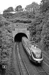 VT 11 5018 als Sonderzug “Rund um Wuppertal” anlässlich des Wuppertaler Direktionsjubiläums am Dorrenberg-Tunnel zwischen Wuppertal-Ottenbruch und -Mirke auf der Rheinischen Strecke. (28.09.1968) <i>Foto: Wolfgang Bügel</i>