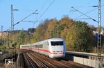 Der überraschend saubere 401 004 als ICE 1022 (Nürnberg - Dortmund) in Wuppertal-Sonnborn. (10.11.2022) <i>Foto: Wolfgang Bügel</i>