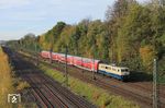 111 174 fährt mit NX-Ersatzzug RB 77110 aus Bonn in Wuppertal-Vohwinkel ein. (11.11.2022) <i>Foto: Wolfgang Bügel</i>