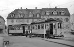 Tw 106 mit Bw 265 in Karlsruhe-Durlach. Die Straßenbahnlinie 29 von Durlach nach Entenfang wurde am 7. Juli 1969 stillgelegt und durch einen Bus ersetzt. (24.05.1968) <i>Foto: Helmut Röth</i>