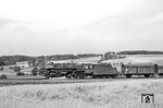 Die mit Heinl-Mischvorwärmer und Turbo-Speisepumpe ausgerüstete 44 433 (Bw Bebra) mit einem Güterzug bei Flieden. (30.07.1960) <i>Foto: Karl-Ernst Maedel</i>