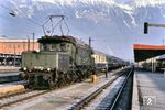 Die Ingolstädter 194 119 war über die Karwendelbahn mit einem Sonderzug nach Innsbruck gekommen. Üblicherweise bediente sonst die österreichische Version der Baureihe E 94 (1020) die Strecke zwischen Mittenwald und Innsbruck. (28.12.1984) <i>Foto: Robin Fell</i>