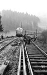 V 200 005 (Bw Würzburg) mit E 519 nach Würzburg an einer Gleisbaustelle bei Neckargemünd.  (01.04.1962) <i>Foto: Alfred Volk</i>