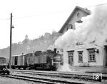 Für die Schmalspurbahn Nagold – Altensteig wurde 99 193 im Jahre 1927 von der Maschinenfabrik Esslingen gebaut. 40 Jahre lang war sie ausschließlich dort im Einsatz und blieb als einzige der insgesamt 4 gebauten Maschinen erhalten.  (29.10.1965) <i>Foto: Jörg Schulze</i>