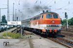 Nach der Überholung durch den D 2732 geht es für 218 145 mit N 5422 in Solingen-Ohligs weiter nach Köln. (03.07.1989) <i>Foto: Joachim Bügel</i>