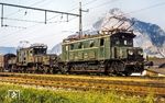 ÖBB 1080.17 und 1189.09 vor einem Güterzug nach Attnang-Puchheim im Bahnhof Traunkirchen. (1979) <i>Foto: Karsten Risch</i>