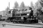 Nach Ankunft des Güterzuges in Reichelsheim ergänzt die ELNA-Lok 140 (Hohenzollern, Baujahr 1925) dort ihre Vorräte. (05.1962) <i>Foto: Karl-Ernst Maedel</i>