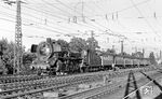 Am späten Nachmittag fährt die Jünkerather 39 158 mit P 1588 nach Jünkerath aus dem Bahnhof Köln-Deutz. (13.09.1964) <i>Foto: Robin Fell</i>