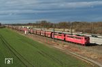151 086 und 151 135 vor GM 60275 (Oberhausen West - München-Johanniskirchen) auf dem Münchener Nordring. (07.02.2014) <i>Foto: Stefan von Lossow</i>