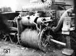 57 3352 war mit gesprengten Zylinder in Odessa geblieben. Es dürfte nicht der einzige Schaden an der Lok gewesen sein. Im November 1948 wurde sie ausgemustert. (1946) <i>Foto: Slg. Eisenbahnstiftung</i>