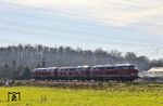 EfW 215 028 war nicht alleine unterwegs. Zusammen mit 215 021 und 215 017 brachte sie den Lokzug Tfzf 26060 von Oberhausen West nach Köln-Kalk Nord, aufgenommen bei Opladen. (15.02.2023) <i>Foto: Joachim Bügel</i>
