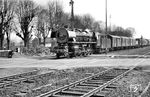 44 447 (Bw Göttingen Vbf) fährt mit einem Güterzug nach Seelze durch Eschwege West. (01.05.1958) <i>Foto: Winfried Gronwald</i>