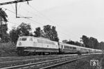 E 03 002 befördert den TEE 56 "Blauer Enzian" auf der Fahrt von Hamburg-Altona nach München durch den Bahnhof Celle. In den 1960er Jahren bestand der Zug aus drei Abteilwagen der Bauart A4vüm-65 (Avmz 111), zwei Großraumwagen A4püm (Apmz 121) und einem Speisewagen der Bauart WRmz 132. 1966 war der Zug mit einer durchschnittlichen Reisegeschwindigkeit von 106 km/h der schnellste Zug der DB. (22.05.1966) <i>Foto: Klaus D. Holzborn</i>
