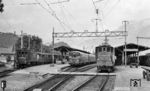 Internationales Treffen im Bahnhof Interlaken Ost mit BLS Ce 4/6 302, VT 24 622 und SBB Ae 4/7 11013. (13.07.1968) <i>Foto: Karl Wyrsch, Slg. D. Ammann</i>