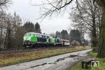 AIX 218 457 mit 363 036 von AIXrail und 798 818 der Eisenbahnfreunde Grenzland (Walheim) als DbZ 92092 (Ottbergen - Aachen-Rothe Erde) bei Solingen-Ohligs. (09.03.2023) <i>Foto: Joachim Bügel</i>