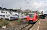 In Wuppertal-Steinbeck begegnen sich "Europalok" 101 057 mit IC 2049 nach Dresden und 1440 823 als S 8 nach Mönchengladbach. (15.03.2023) <i>Foto: Wolfgang Bügel</i>