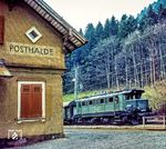 145 176 wartet im Bahnhof Posthalde den Gegenzug ab. Wie auch die Bahnhöfe Hirschsprung und Höllsteig wurde der Bahnhof Posthalde in den 1980er Jahren stillgelegt und die Bahnsteige entfernt. (1979) <i>Foto: Karsten Risch</i>