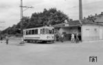 Tw 2 im Haltepunkt Lind, dem späteren Endpunkt der Kleinbahn. (1959) <i>Foto: Gerd Wolff</i>