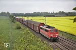 151 034 mit einem Güterzug aus Maschen bei Ramelsloh nahe Buchholz (Nordheide). (22.05.2010) <i>Foto: Uwe Meiß</i>