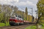 Nach einer Überholung röhren EfW 215 028 und 215 025 mit dem 1600 t schweren DGV 93782 aus dem Bahnhof Solingen Hbf. (25.04.2023) <i>Foto: Joachim Bügel</i>