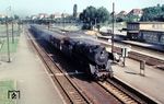 44 1137 vom Bw Schweinfurt fährt mit einem artreinen G-Wagenzug durch den Bahnhof Bad Friedrichshall-Jagstfeld. (01.07.1967) <i>Foto: Theodor Horn</i>