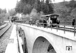 1955 wurde die Wertachbrücke bei Maria Rain umfassend saniert. Sie ist Teil der Außerfernbahn von Kempten über Pfronten, Reutte nach Garmisch-Partenkirchen. (1955) <i>Foto: BD Augsburg (Ansmann)</i>
