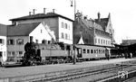 ÖBB 77.70 (StEG, Baujahr 1913) hat in Lindau Hbf den D 82 (München - Bern) übernommen. (08.1953) <i>Foto: Karl Wyrsch, Slg. D. Ammann</i>