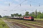 155 049 der Leipziger Dampf KulTour GbR mit einem Kesselwagenzug in Leipzig-Schönefeld. Die Lok hatte den Zug in Bad Schandau übernommen und wird ihn bis Hamburg befördern.  (21.05.2023) <i>Foto: Ralf Opalka</i>