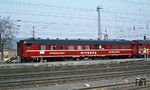 Speisewagen WR 48096 in Diensten eines bekannten Eisenbahnverlages aus Freiburg (damals noch Wuppertal) im Bahnhof Trier Hbf. (06.04.1974) <i>Foto: Wolfgang Bügel</i>