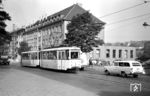 Tw 326 (DUEWAG/AEG, Baujahr 1956) mit Beiwagen 127 (Nordwaggon, Baujahr 1921) auf der Linie 2 nach Hohenlimburg in der Hagener Körnerstraße. Die Straßenbahn in Hagen existierte von 1884 bis 1976.  (24.09.1959) <i>Foto: Aad van Ooy</i>