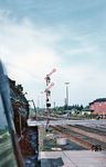 Blick vom Führerstand der 012 073, die gleich den Bahnhof Niebüll in Richtung Sylt verlassen wird. (08.1970) <i>Foto: Bruno Gode</i>