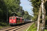Auch die Baureihe 151 ist nicht totzukriegen. 151 045 und 151 125 vor ihrer Stammleistung des GAG 60715 von Oberhausen West nach Andernach bei Opladen. (11.08.2023) <i>Foto: Joachim Bügel</i>