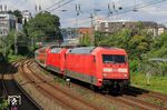 101 090 und 101 064 überführen im PbZ 2470 das Wagensammelsurium aus Frankfurt/M und Köln nach Dortmund Bbf, aufgenommen in Wuppertal-Elberfeld. (09.08.2023) <i>Foto: Wolfgang Bügel</i>