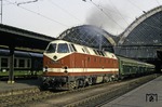 Die aus Rumänien stammende 119 176 im Bahnhof Dresden Hbf. (03.1990) <i>Foto: Will A. Reed</i>
