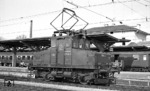 Die im August 1909 in Dienst gestellte LAG 2 (ab 1938: E 69 02, ab 1968: 169 002) ist auch nach mehr als 100 Jahren noch im Einsatz, allerdings nicht mehr auf ihrer Stammstrecke Murnau - Oberammergau, sondern im DB-Museum Koblenz. (09.04.1971) <i>Foto: Frank Lüdecke</i>