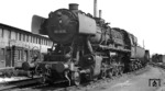 Die 1942 bei Skoda gebaute 50 2935 vor der Lokleitung im Bw Hamm. (21.05.1966) <i>Foto: Frank Lüdecke</i>