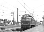 119 012 durcheilt vor D 308 nach Berlin den Bahnhof München-Pasing. (15.04.1968) <i>Foto: Frank Lüdecke</i>